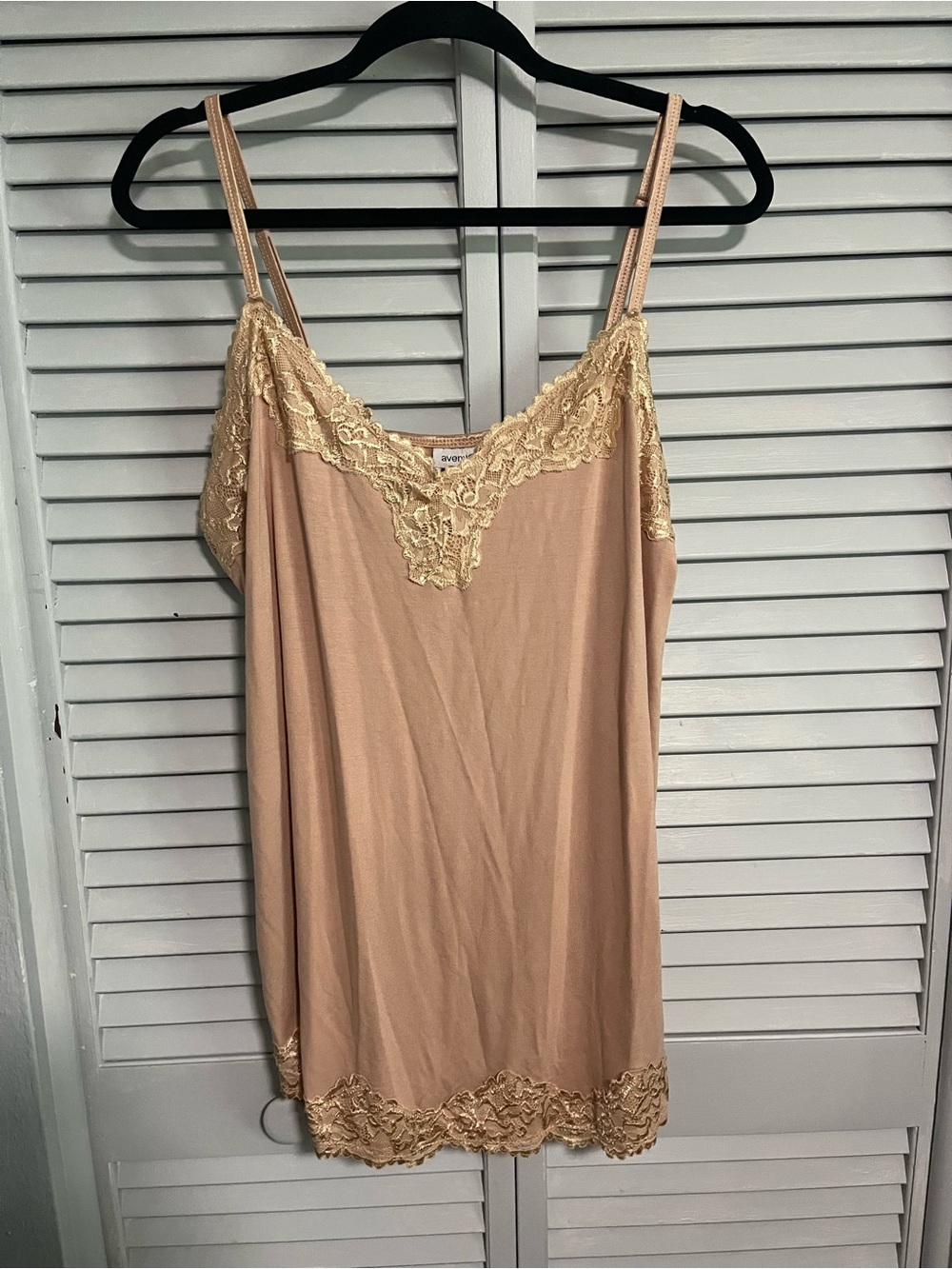 Avenue Nude Lace Camisole